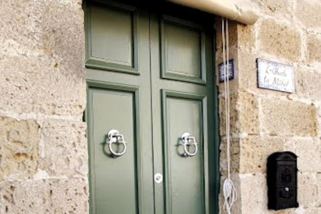 Charming 200 Year Old Cottage With Yard Żabbar Екстериор снимка